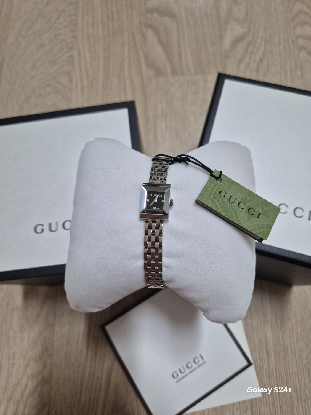 CUCCI G-프레임 다이아몬드 블랙 메탈 여성시계