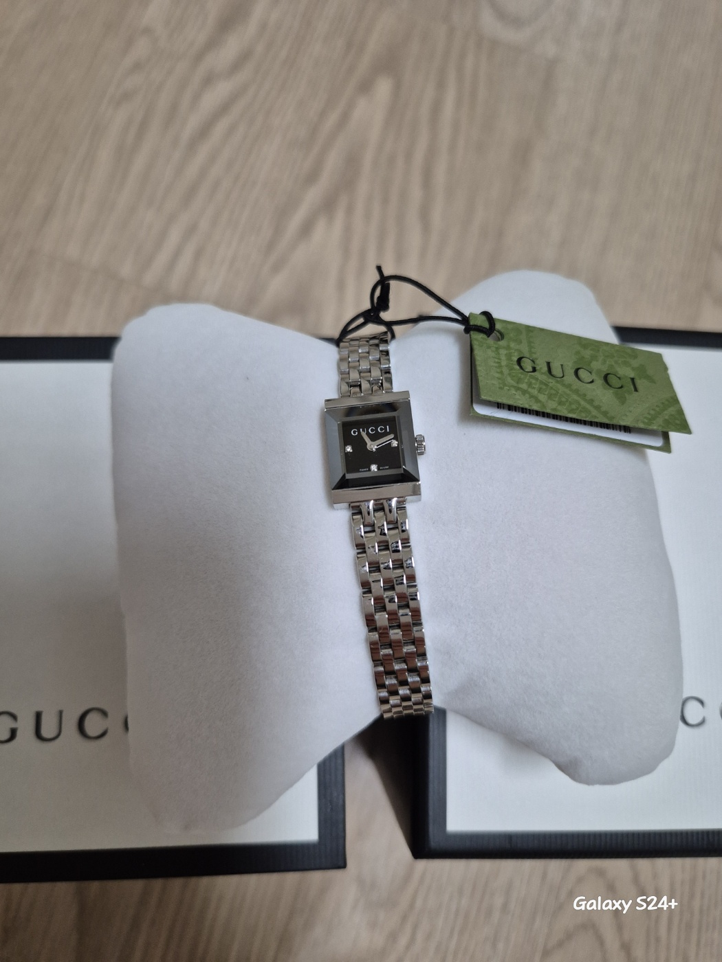 CUCCI G-프레임 다이아몬드 블랙 메탈 여성시계